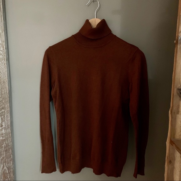 Chocolate brown turtle neck sweater - Picture 1 of 4